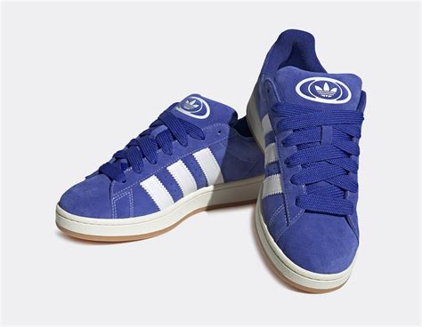 adidas blauw fluweel|blue adidas gear.